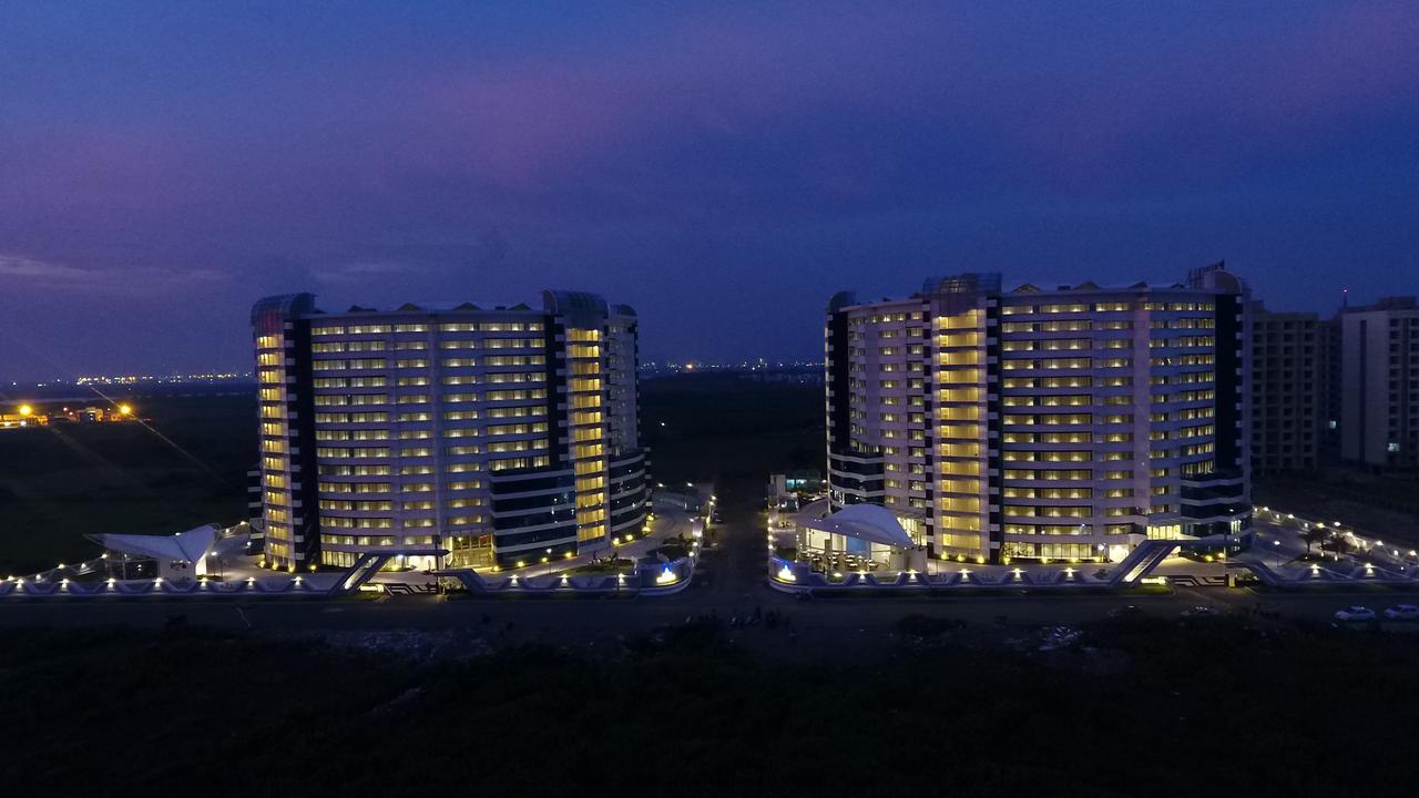 Rajhans Belliza Service Apartment Surat Exterior foto