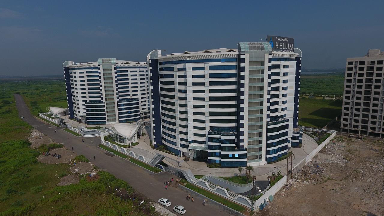 Rajhans Belliza Service Apartment Surat Exterior foto